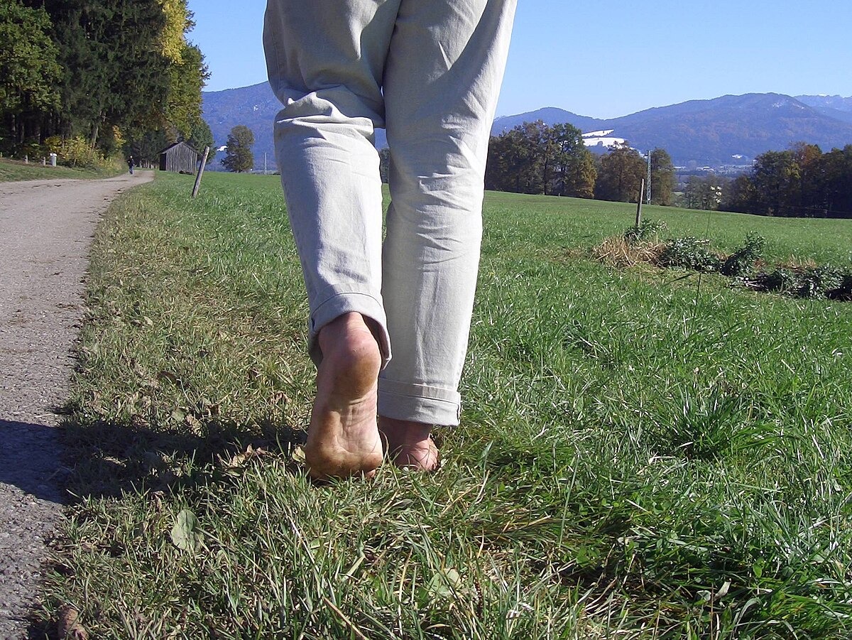 barefoot