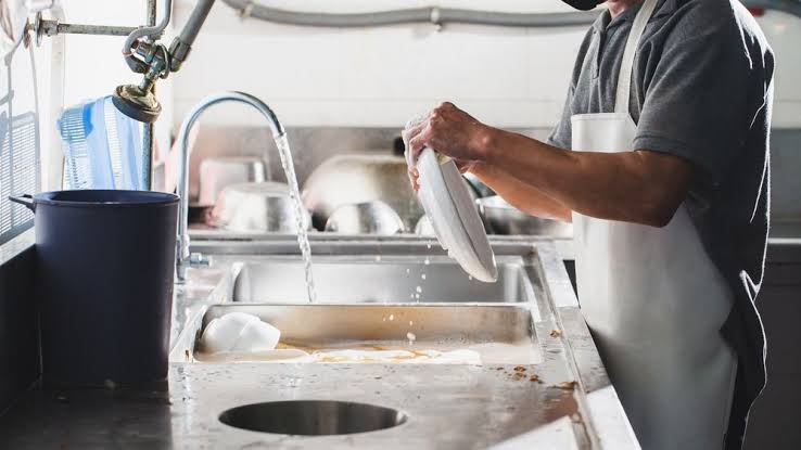 Dishwashing gig